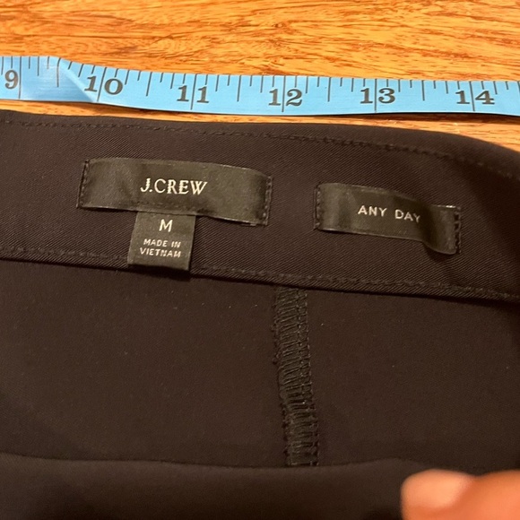 Like New! J Crew Anyday Black High rise pant in stretch fitted Pointe. Medium - Picture 10 of 13